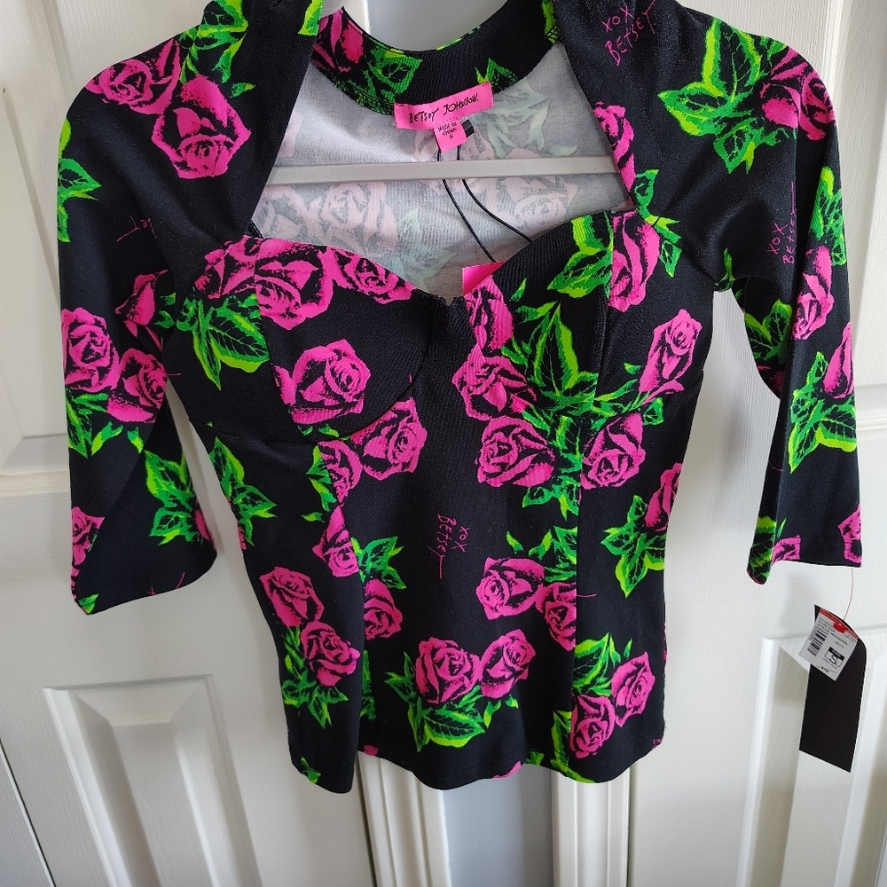 NWT Betsey Johnson Pink Rose Push Up Bra Top Small. 🩷🖤💚
